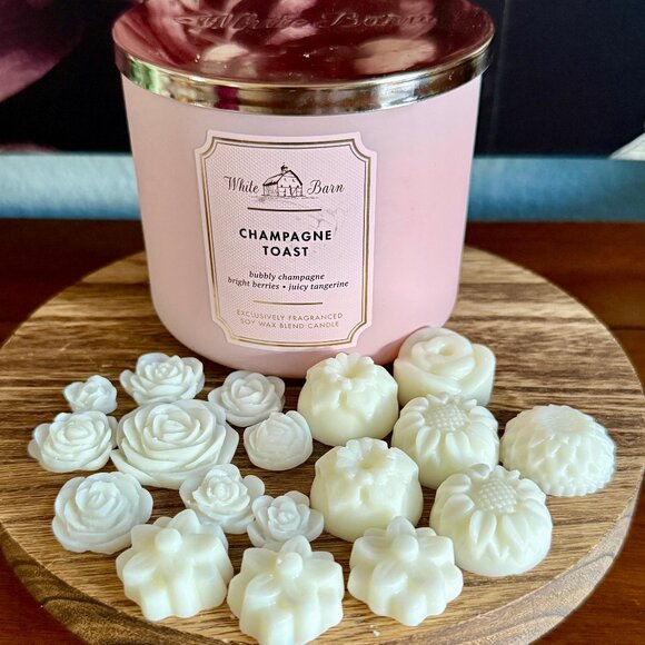 NEW WAX MELTS 2.08oz Bath and Body Works Candle Wax Melts - CHAMPAGNE TOAST! - Picture 1 of 4